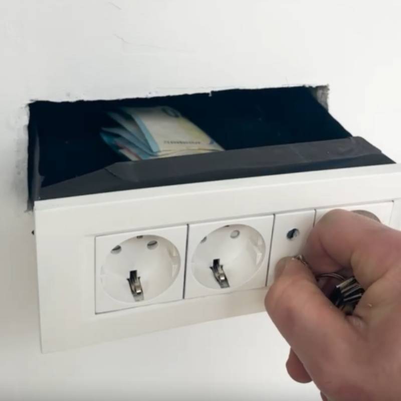 Prise avec cachète secrète